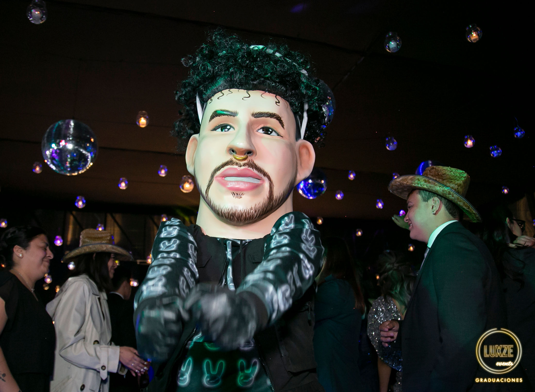 Decoración con arreglos suspendidos