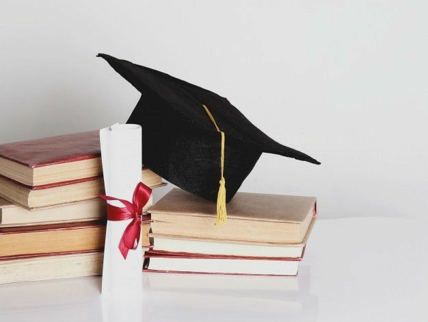 Graduados celebrando en salón Luxze